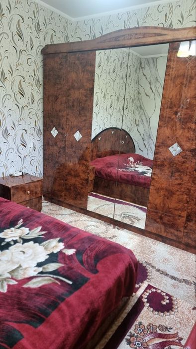 Сдаю свою 2в3/1/4 кв рядом с Академией Милиции на Карасу 2 с обстановк