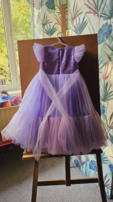 Продам детские вещи от 5-7 лет