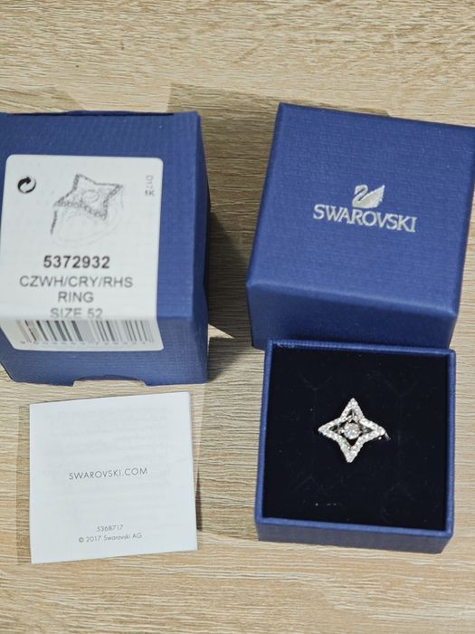 Swarovski бижута