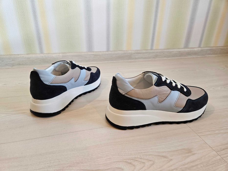 Нови дамски маратонки обувки велур кожа 37 сникърси цветни сини бели