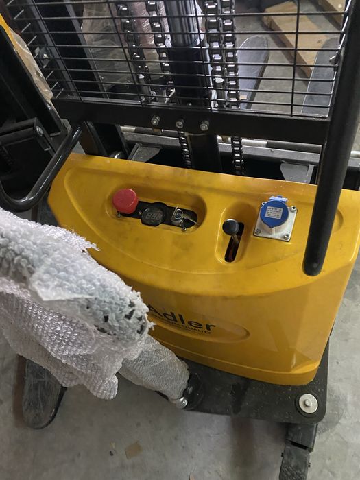 штаблер электрический , штабелер электрический , Рохля