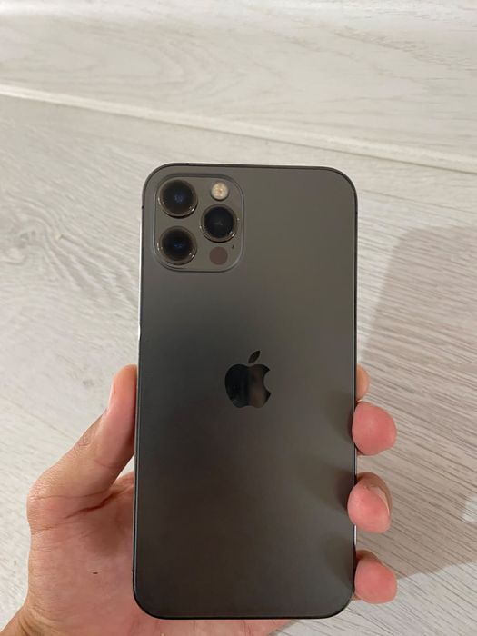 iphone 12pro 128гб 76емкость