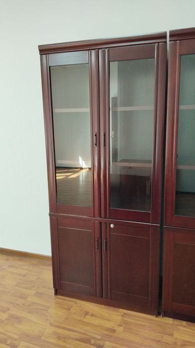 Офисная мебель продаётся