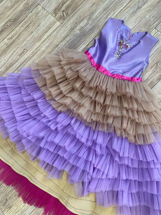 Продам детские платья с 2х лет до 7