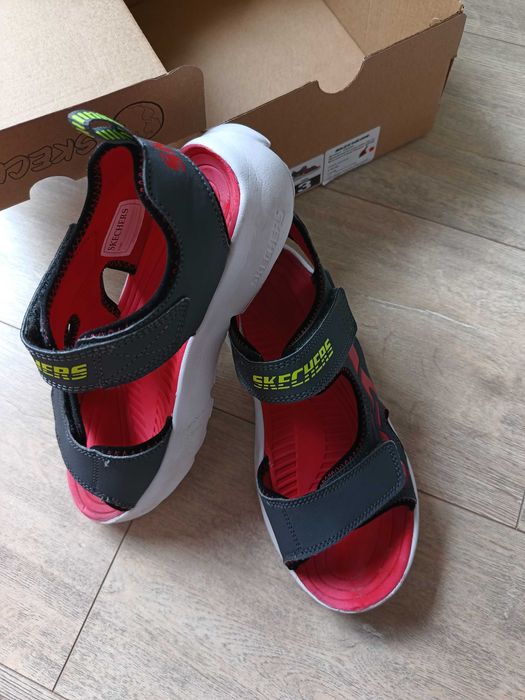 Сандали Sketchers номер 35
