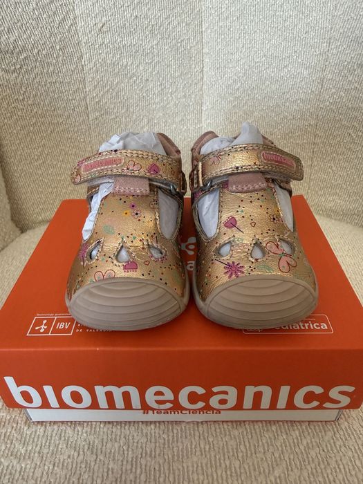 Pantofi Biomecanics - marimea 19