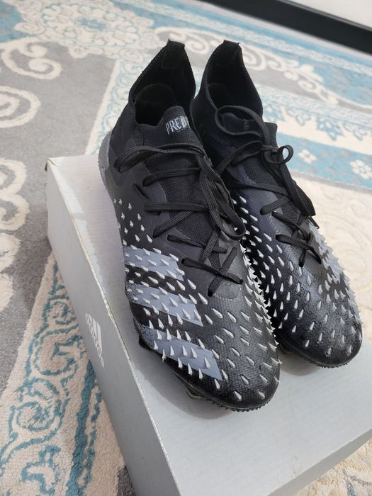 Продаётся футбольные бутсы!