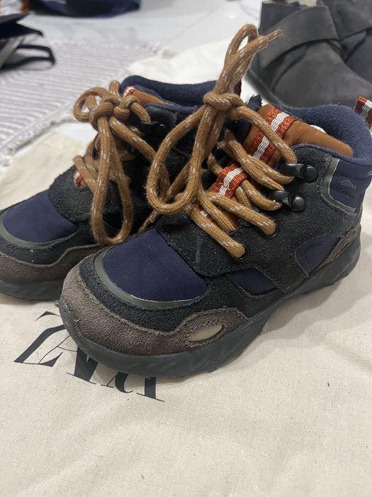 Zara боти 25 номер Biomecanics 27 номер