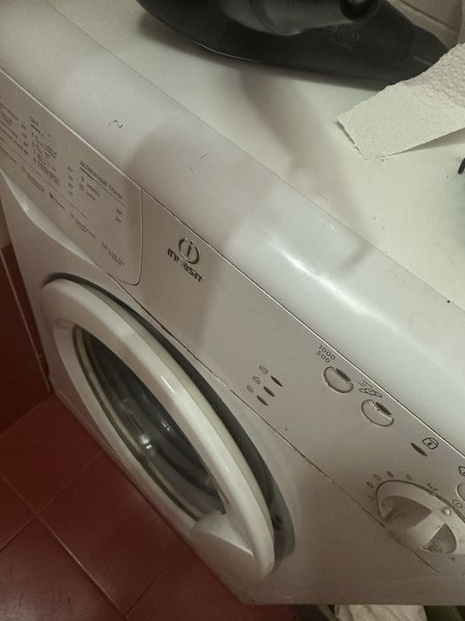 Стиральная машина indesit