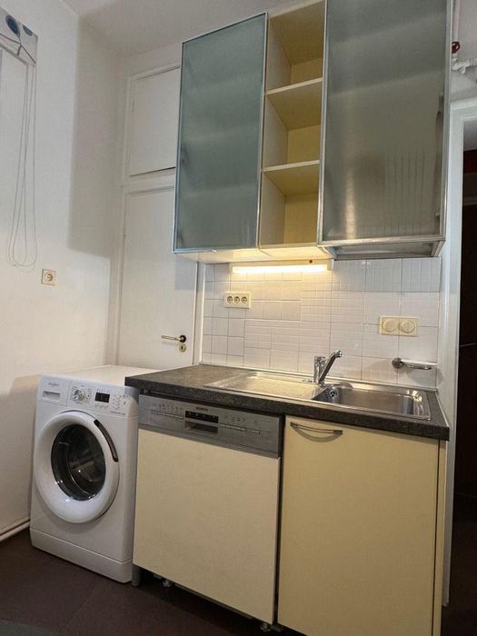 Дава се под наем Тристаен апартамент в София, Лозенец - 90 кв.м за 869 € - Снимка #3