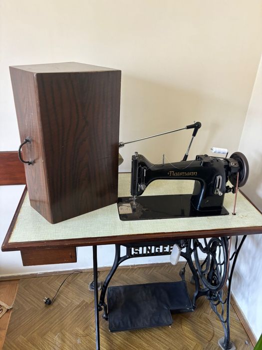 Mașină de cusut vintage Naumann – Stare de funcționare – Masă fontă Singer