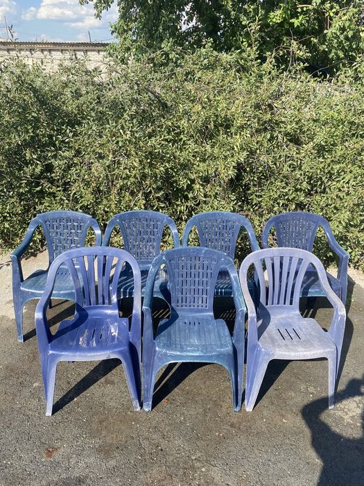 Продам Пластиковые Стулья