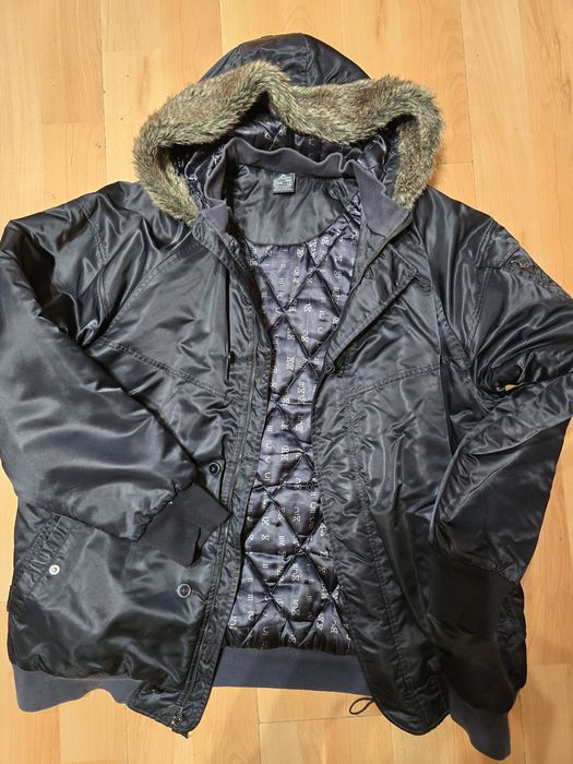 Продавам мъжко зимно дебело яке Джордан