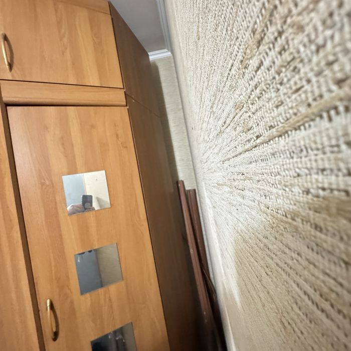 Шкаф угловой, стоял в прихожей