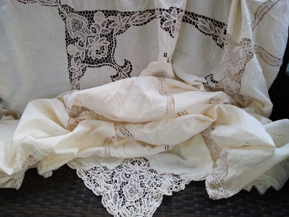 Голяма покривка + 12 салфетки