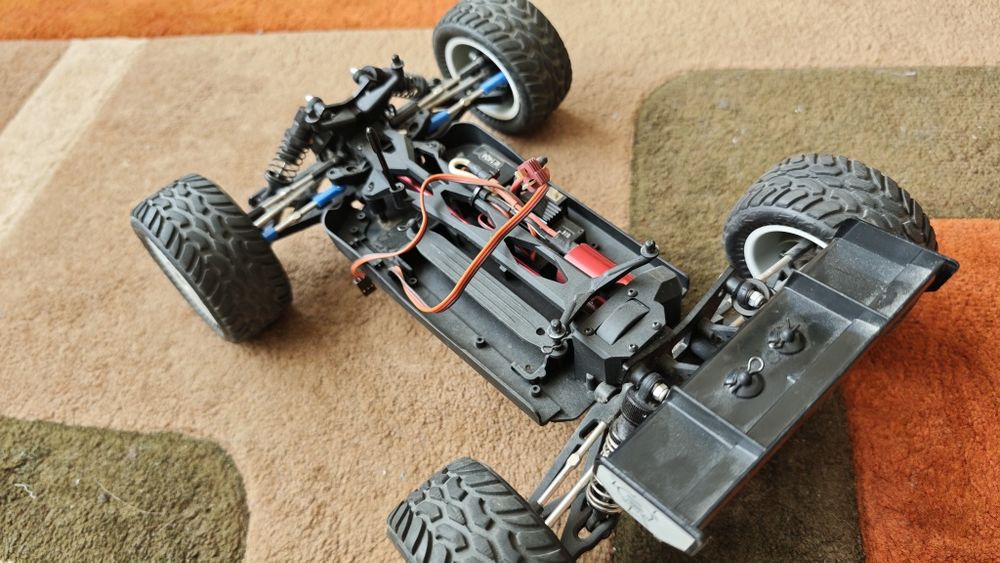Losi Mini 8 тръги