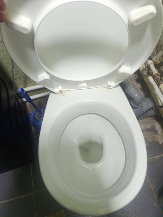 Unitaz sotiladi xolati yaxshi