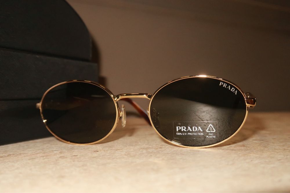 Унисекс слънчеви очила Prada