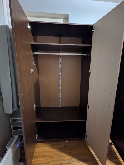 Трикрилен гардероб