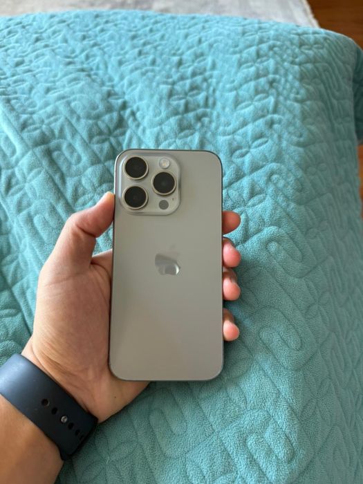 Продам iPhone 15 Pro в отличном состоянии.