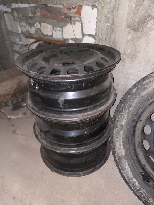 Anvelope fortune235 35 r19 iarnă si jante 18 audi Q7