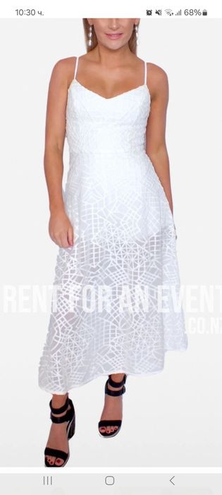 Бяла  елегантна рокля