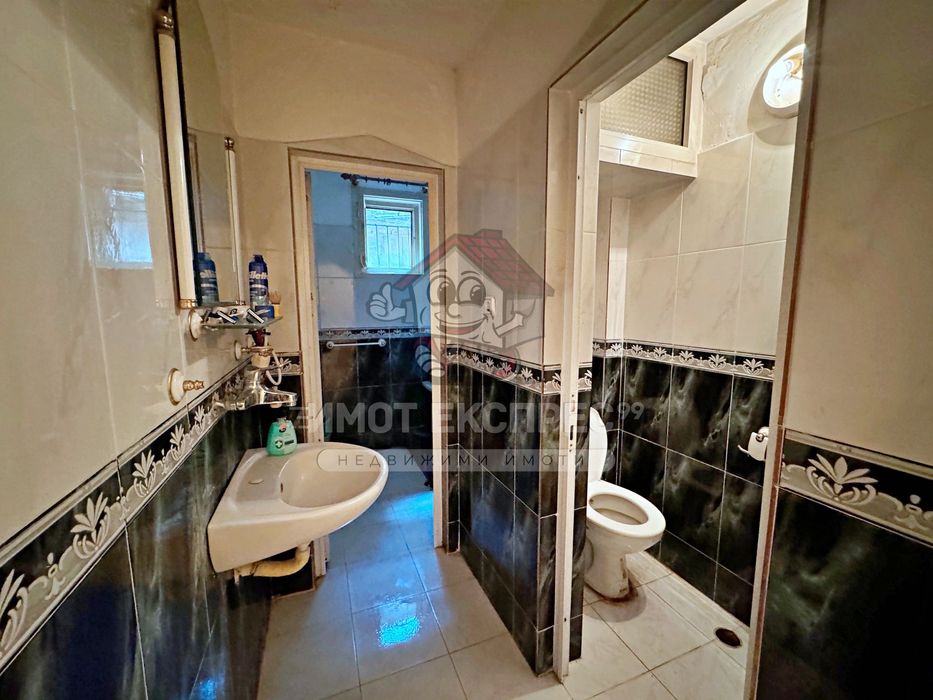 Продава се Етаж от къща в Асеновград - 178 кв.м за 675 €/кв.м - Снимка #17