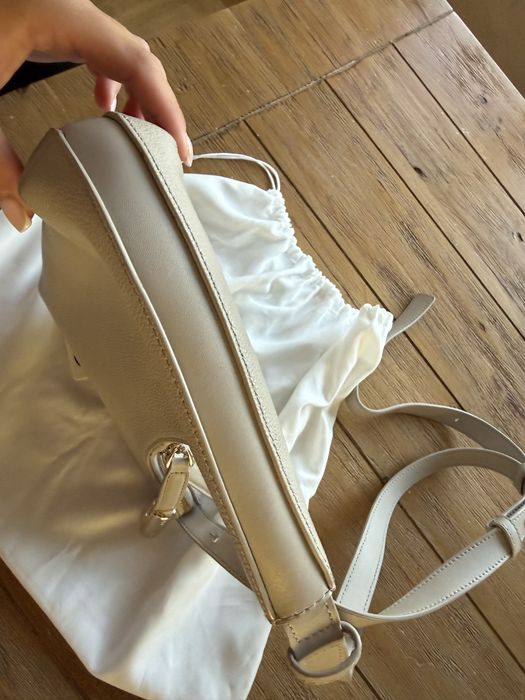 Furla 100€ без забележки използвана ест.кожа