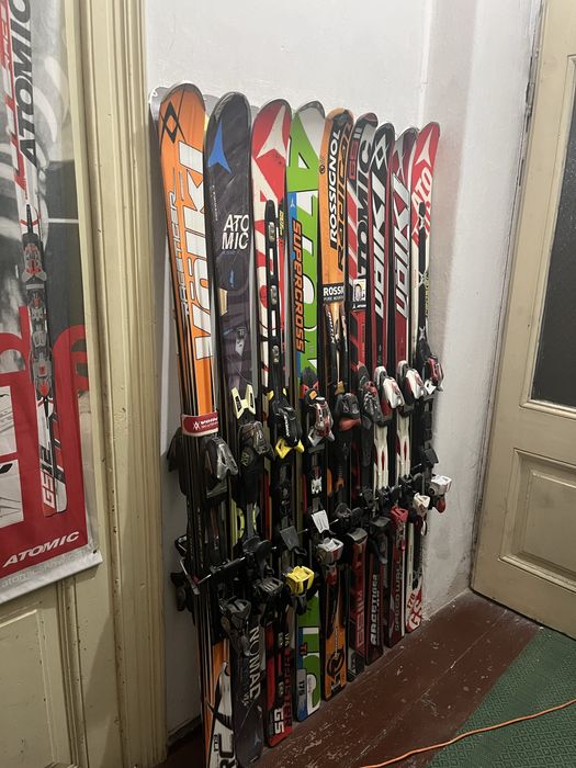 Продавам ски обувки,каски,очила и щеки