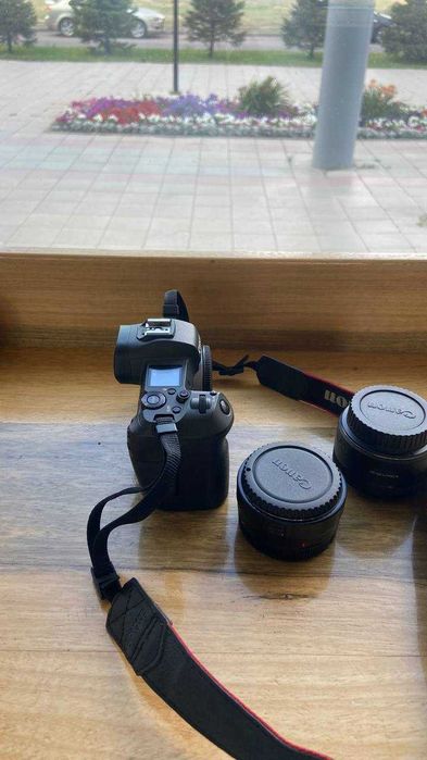 Профессиональный фотоаппарат CANON EOS R