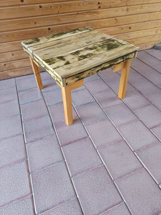 Masa cafea pictata si cu blat lemn recuperat