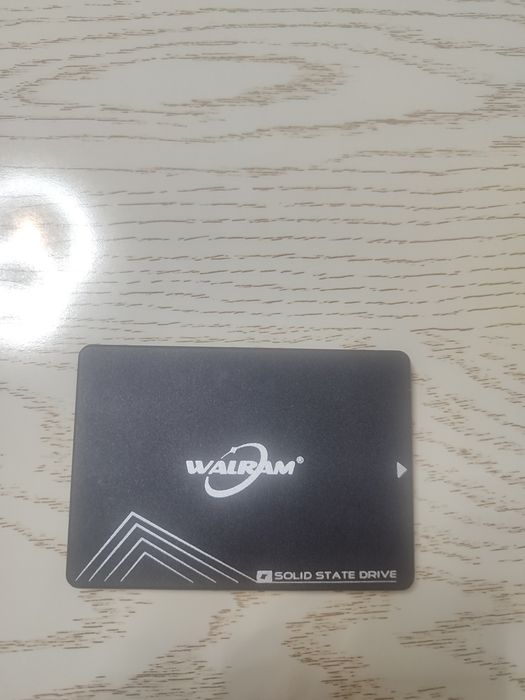 SSD SATA 512GB в идеальном состоянии