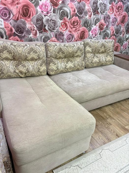 Продам диван в хорошем состоянии