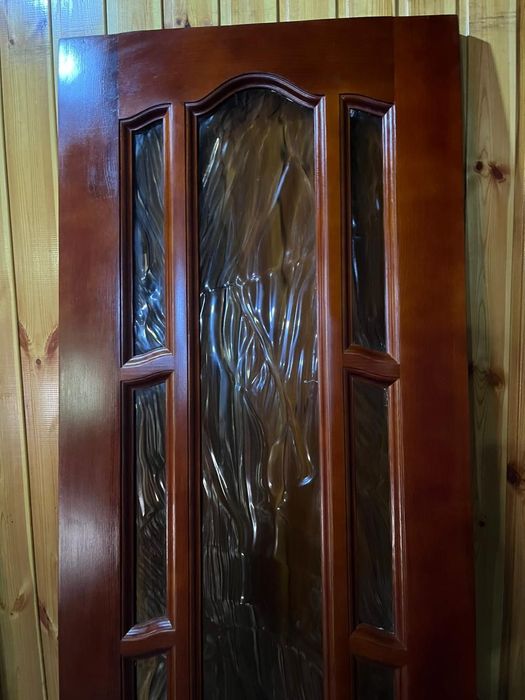 Продам новые деревянные двери