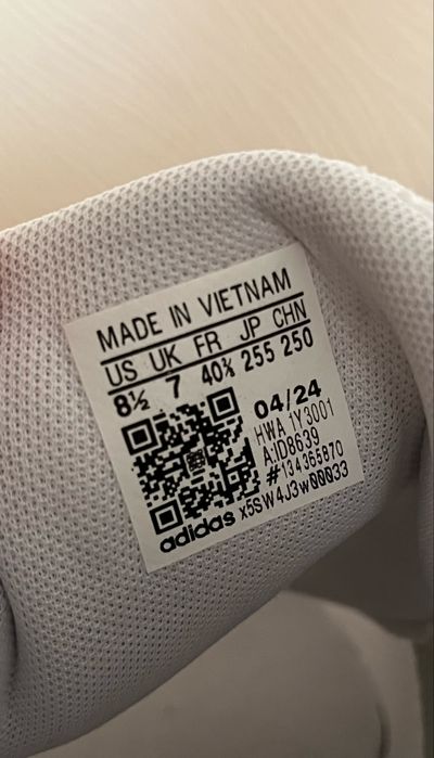 Кроссовки Adidas, оригинал, 39р.