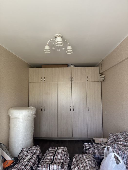 Продам большой шкаф