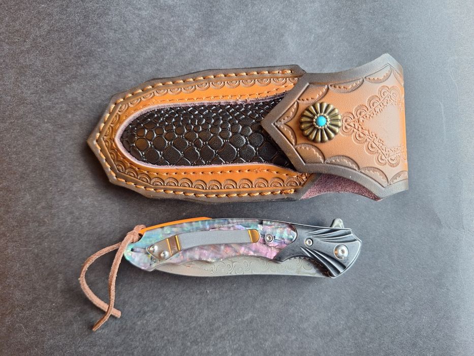 Сгъваем нож от дамаскова стомана VG10 с кожен калъф