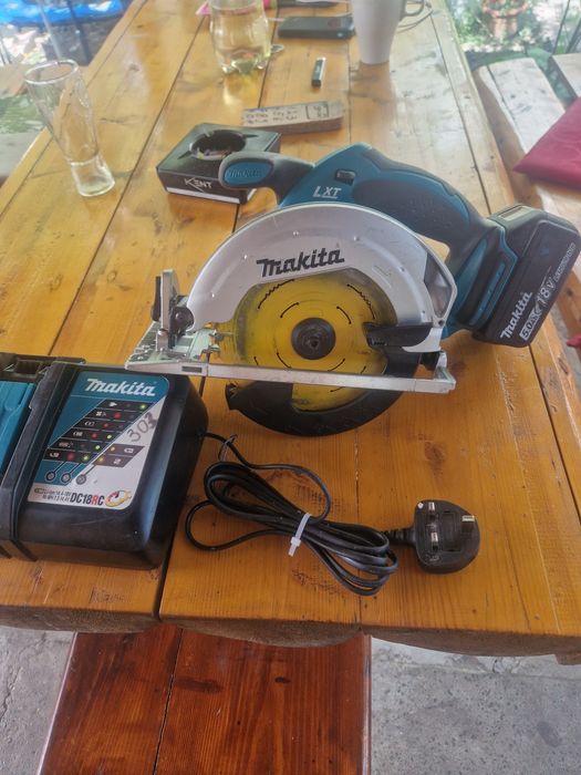 Circular Makita DSS 611