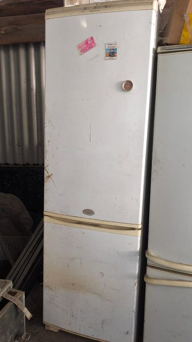 Продам на запчасти холодильник телевизор