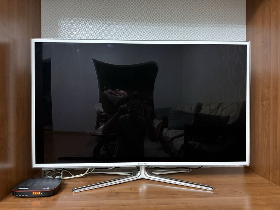 Телевизор Samsung в хорошем состояние