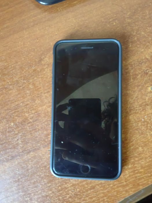 Продам/обменаю айфон 8+