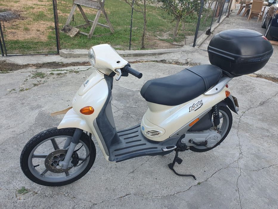 Vindem moto de 50 cm piagio liberti stare perfecta 4 timpi  acte de it
