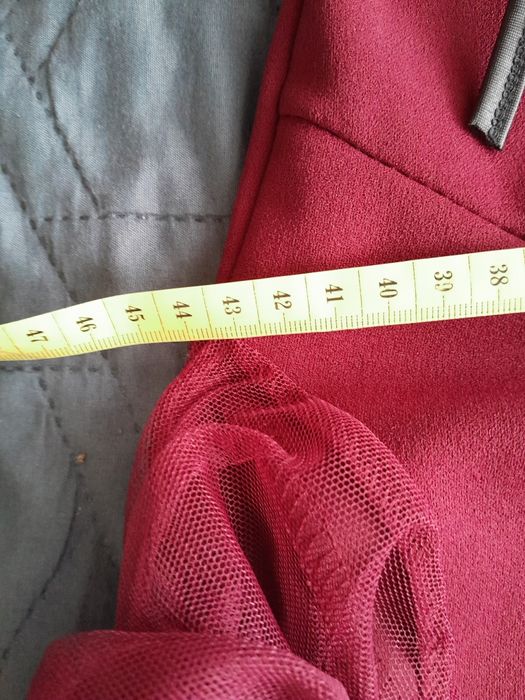 Дамска рокля с дантела и перли