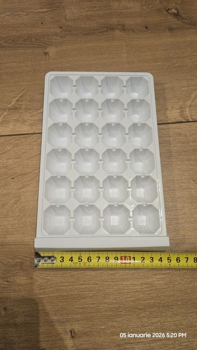 Tavă cuburi de gheață frigider Beko BK386WD+