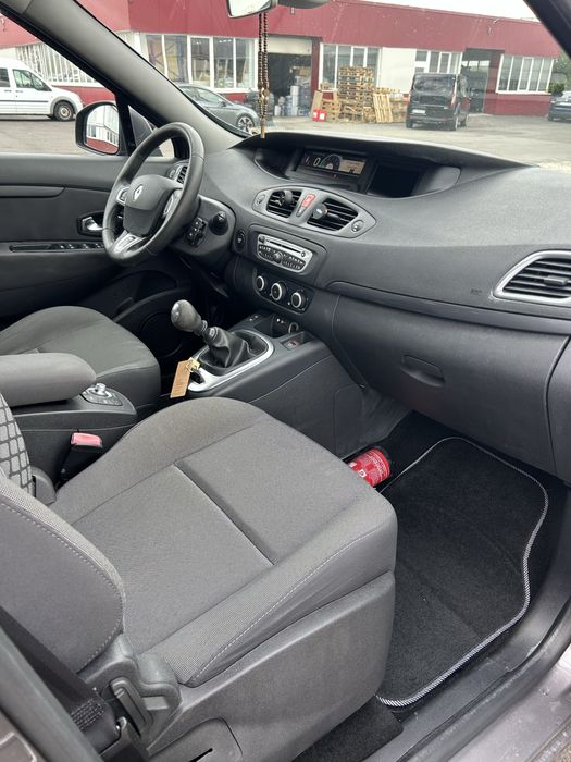 Renault Scenic 3–2011 -1.5 DCi—185000 km