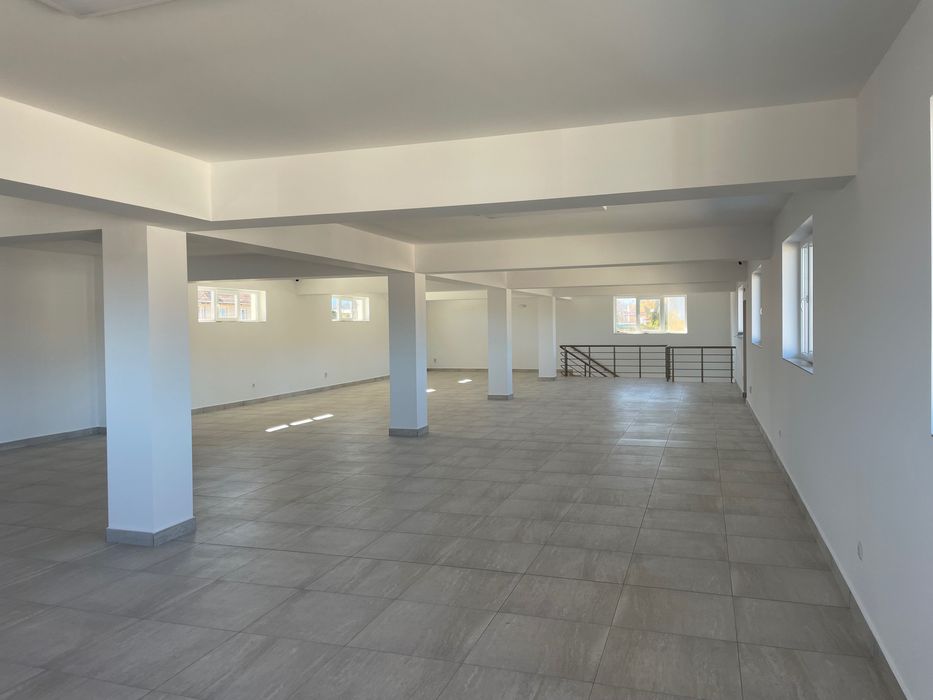 Дава се под наем Магазин в Разлог - 450 кв.м за 1020 € - Снимка #7