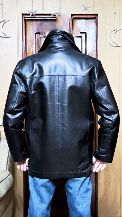 Чисто кожаная куртка.