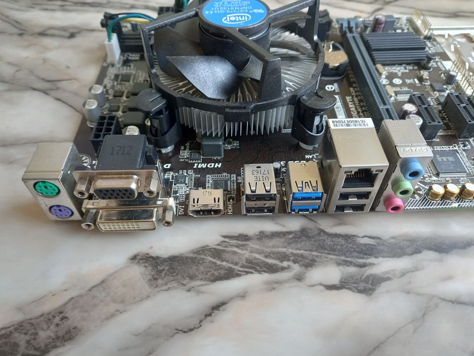 Дъно Gigabyte GA-H110M-S2H  + Intel® Core i5-7400 LGA1151