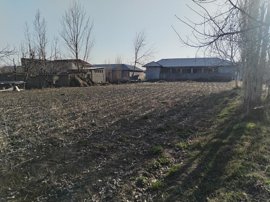 Yer sotiladi Uchastka