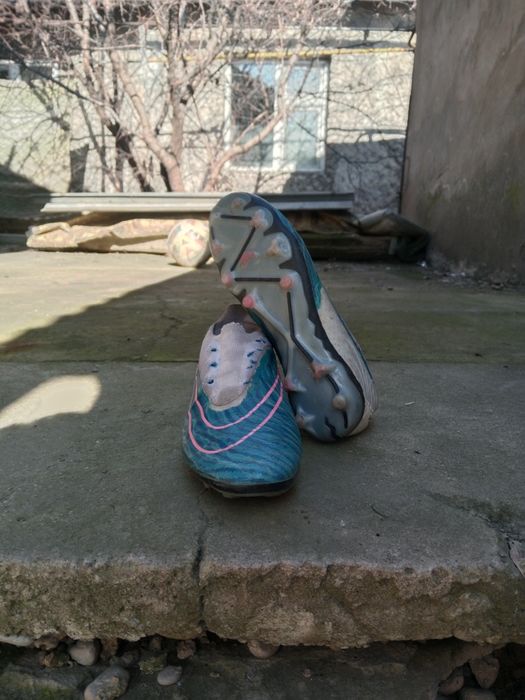 Продам бутсы 35 36 размер бу